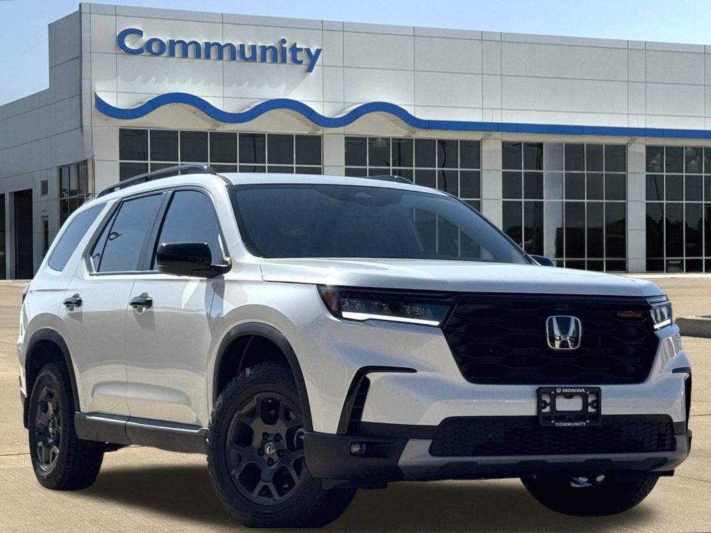 2025 Honda Pilot TrailSport White at Community Honda