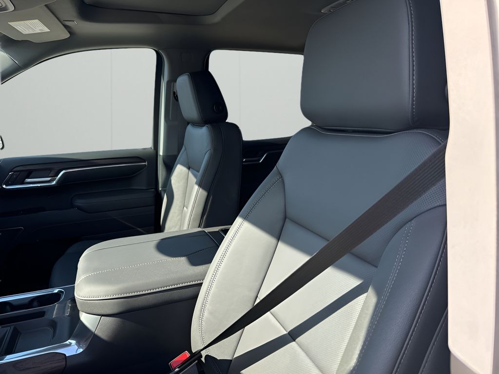 New 2026 White GMC SLT image 27