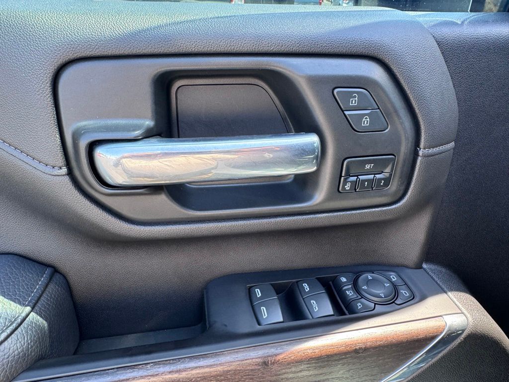 GMCSierra 2500HD17