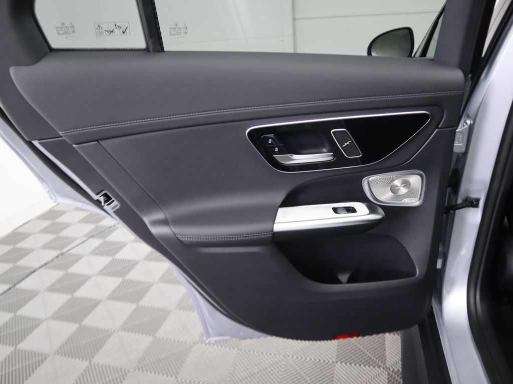 2024 Mercedes-Benz GLC 300 28