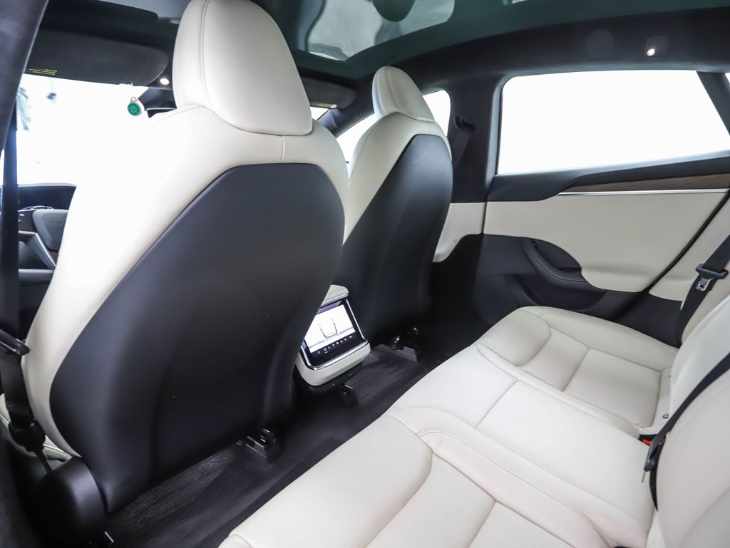 Thumbnail: 2021 Tesla Model S - 18