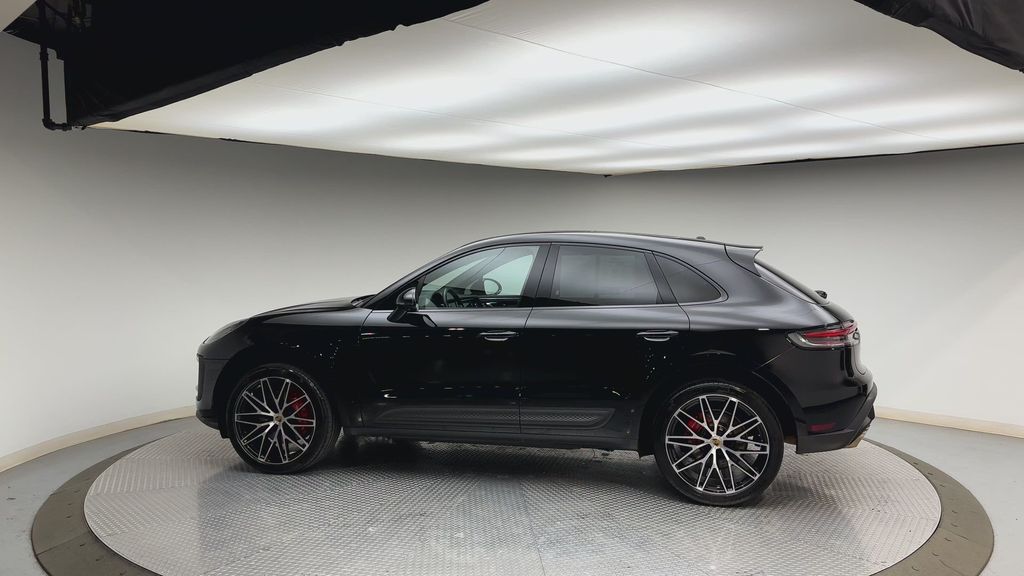 Thumbnail: 2023 Porsche Macan - 5