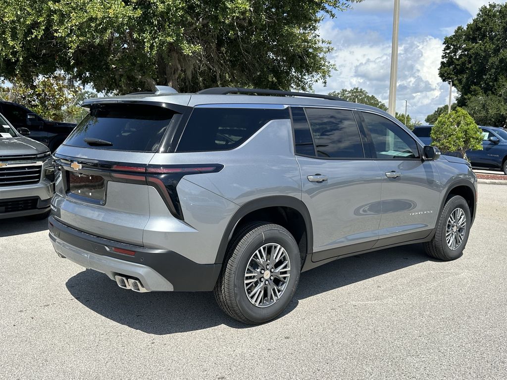new 2026 Chevrolet Traverse car, priced at $38,295