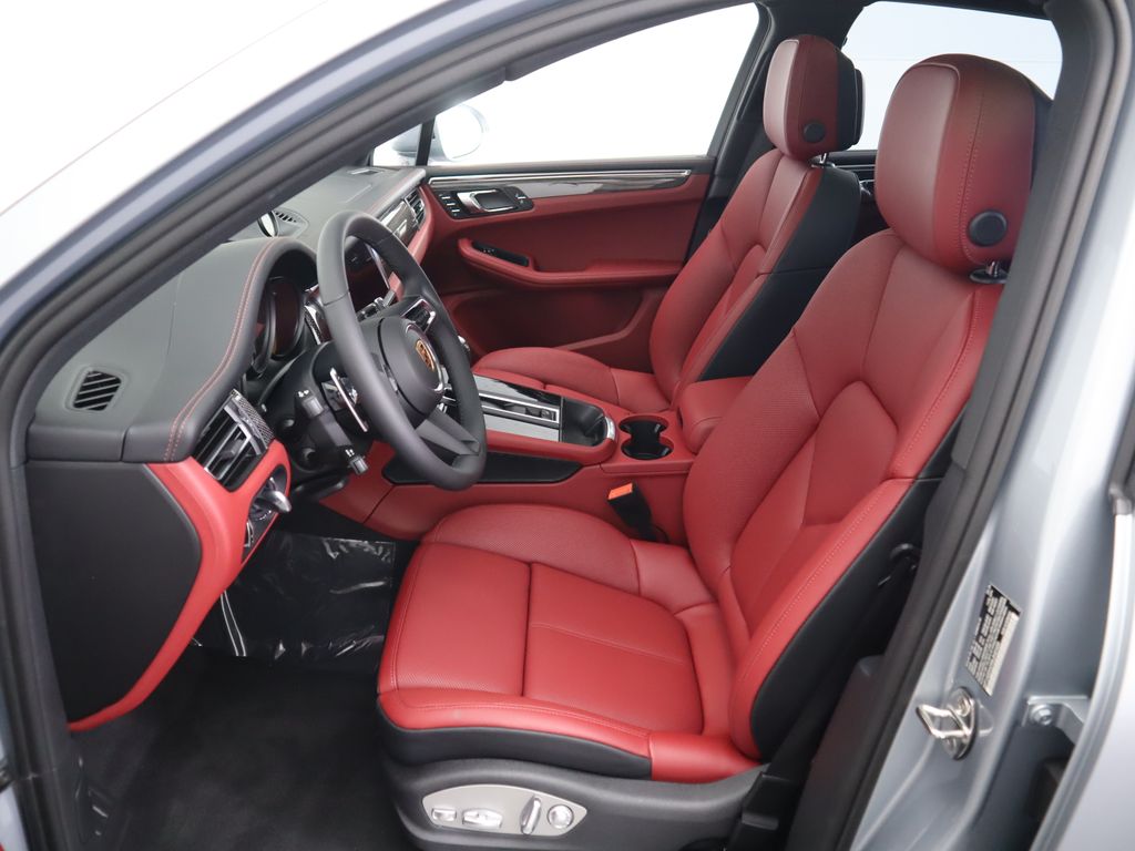 Thumbnail: 2025 Porsche Macan - 5