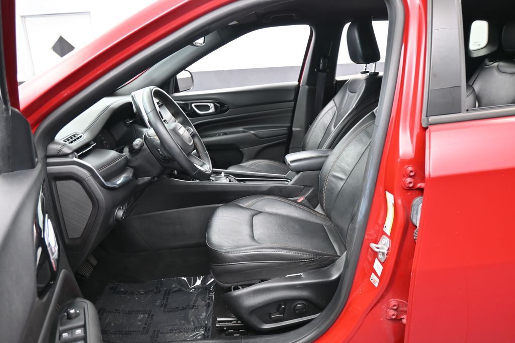 Used 2022 Redline Pearlcoat Jeep High Altitude image 11