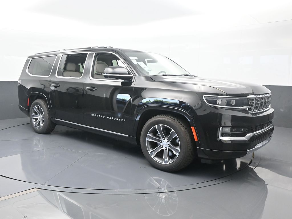 Used 2024 Diamond Black Crystal Pearlcoat Jeep Base image 8