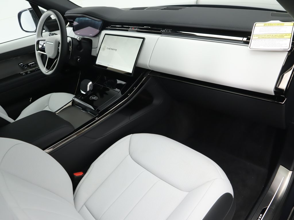 Thumbnail: 2025 Land Rover Range Rover Sport - 18