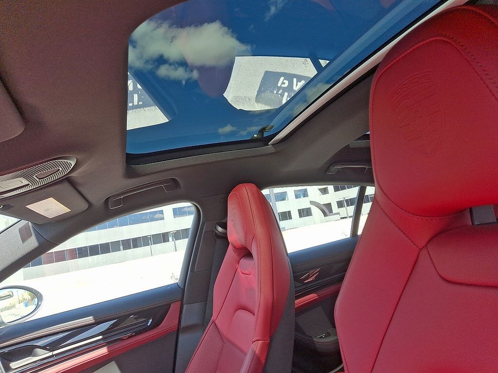 Thumbnail: 2025 Porsche Panamera - 15