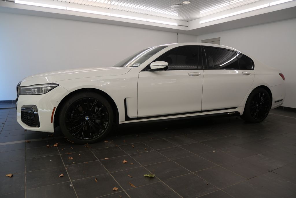 2022 BMW 7 Series 740i 2