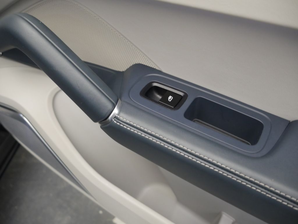 Thumbnail: 2023 Porsche  - 30