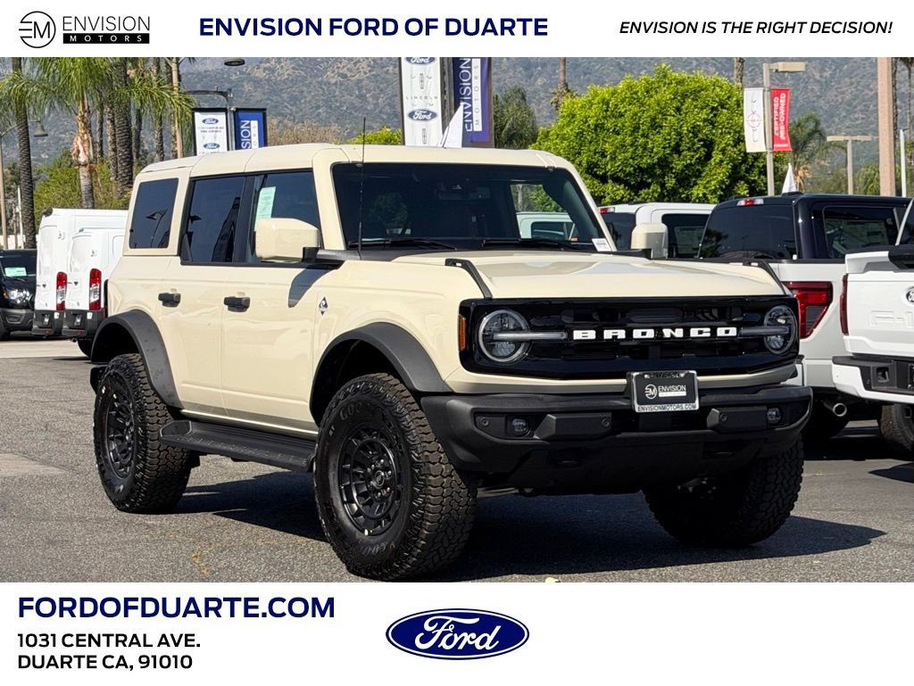 Desert Sand 2026 Ford Bronco SUV / Crossover Four-Wheel Drive Automatic