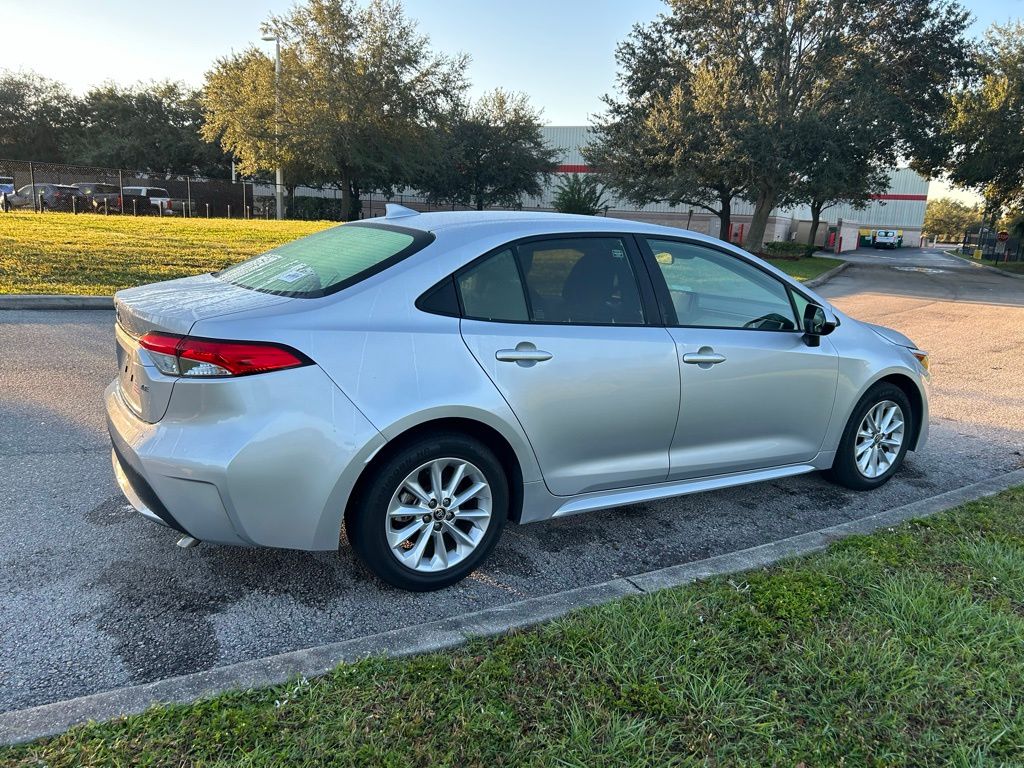 Thumbnail: 2022 Toyota Corolla - 5
