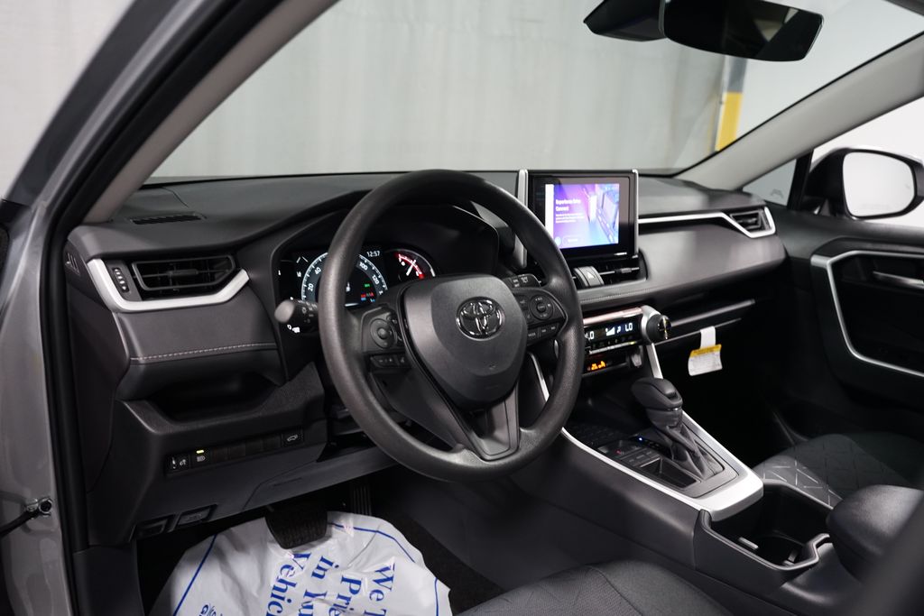 Thumbnail: 2025 Toyota RAV4 - 11