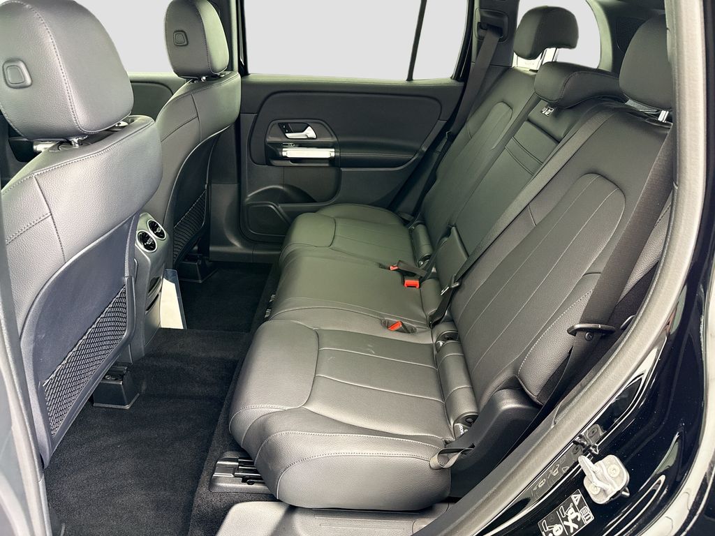 Thumbnail: 2025 Mercedes-Benz GLB - 19