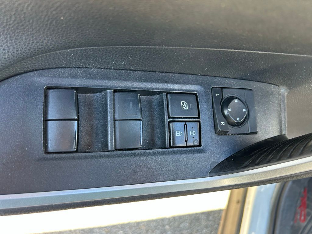 Thumbnail: 2020 Toyota RAV4 - 18