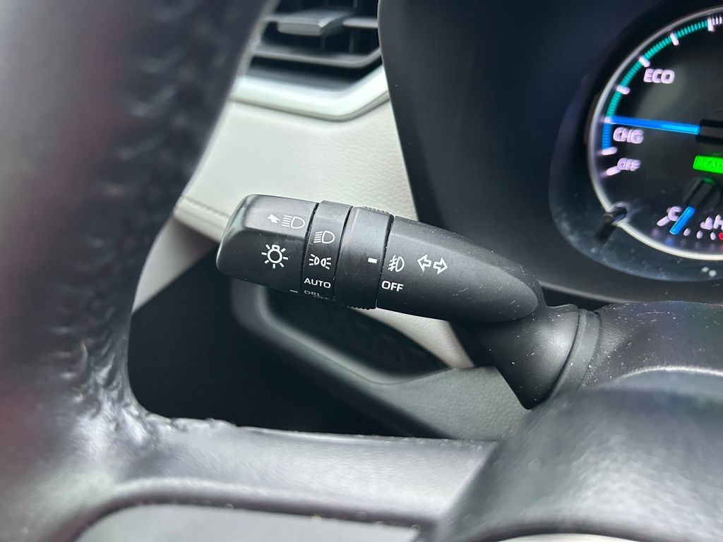 Thumbnail: 2021 Toyota RAV4 - 20