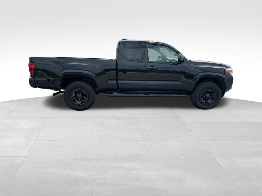 2022 Toyota Tacoma SR 9