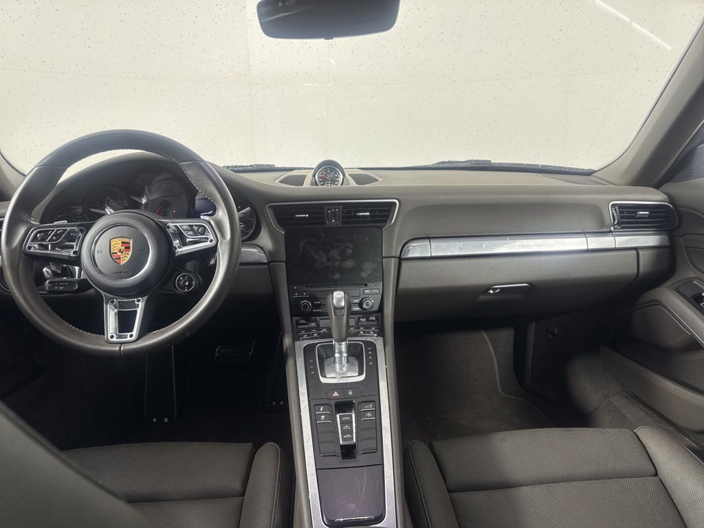 Thumbnail: 2017 Porsche 911 - 13