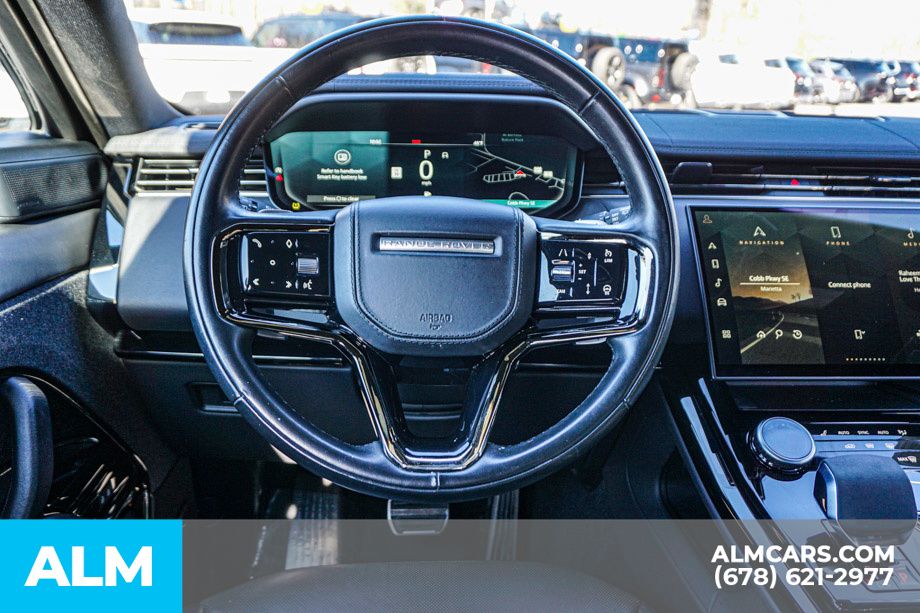Used 2023 White Land Rover SE Dynamic image 27