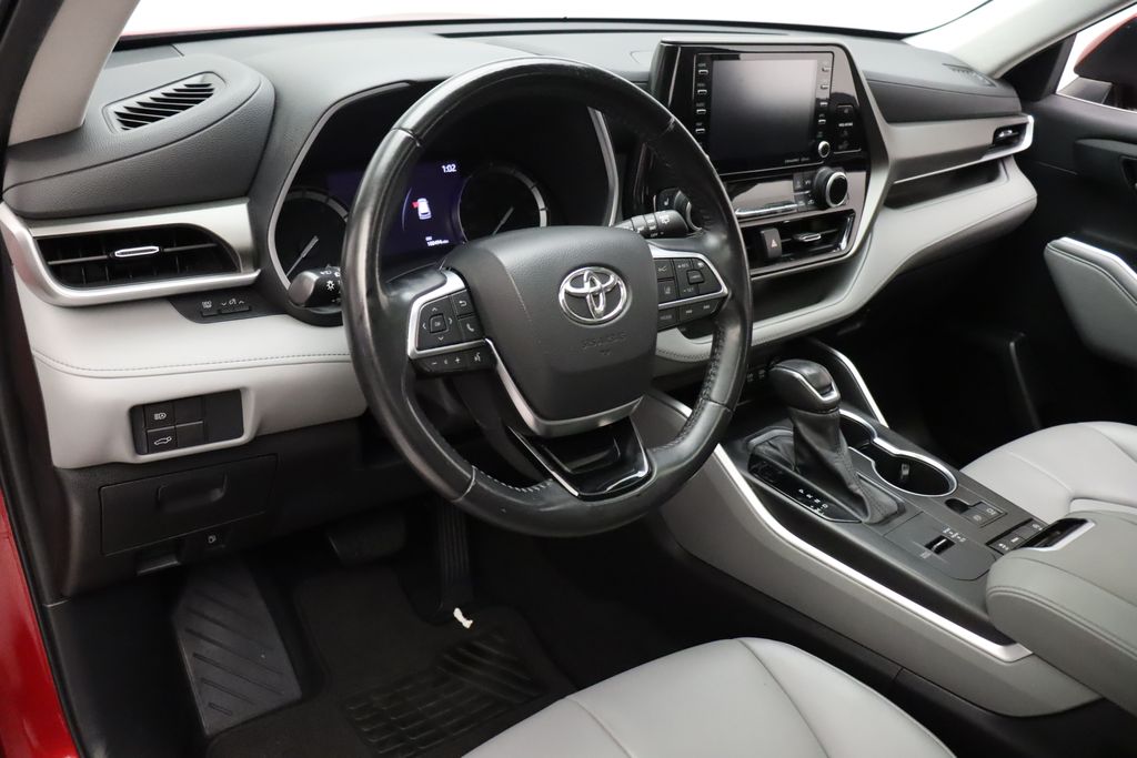 2021 Toyota Highlander XLE 15