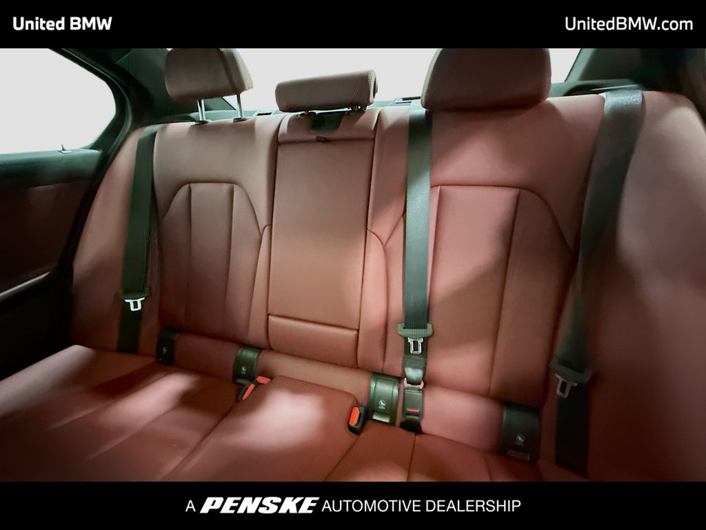 Thumbnail: 2025 BMW 3 Series - 13