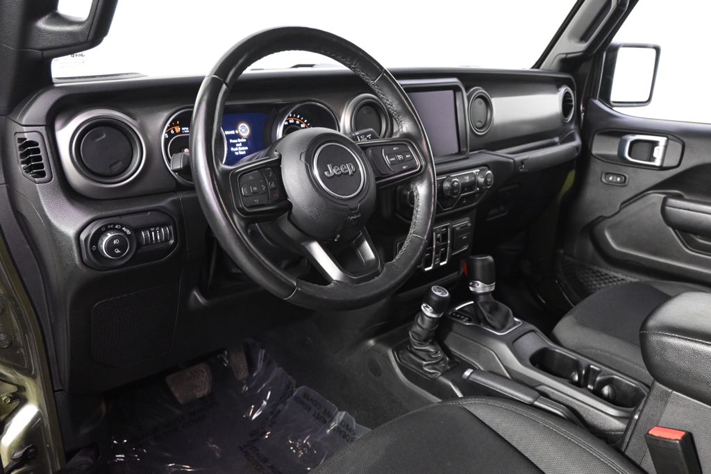 Used 2022 Green Jeep Sport image 12