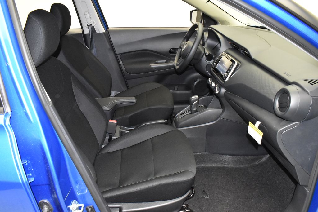 Thumbnail: 2025 Nissan Kicks - 24