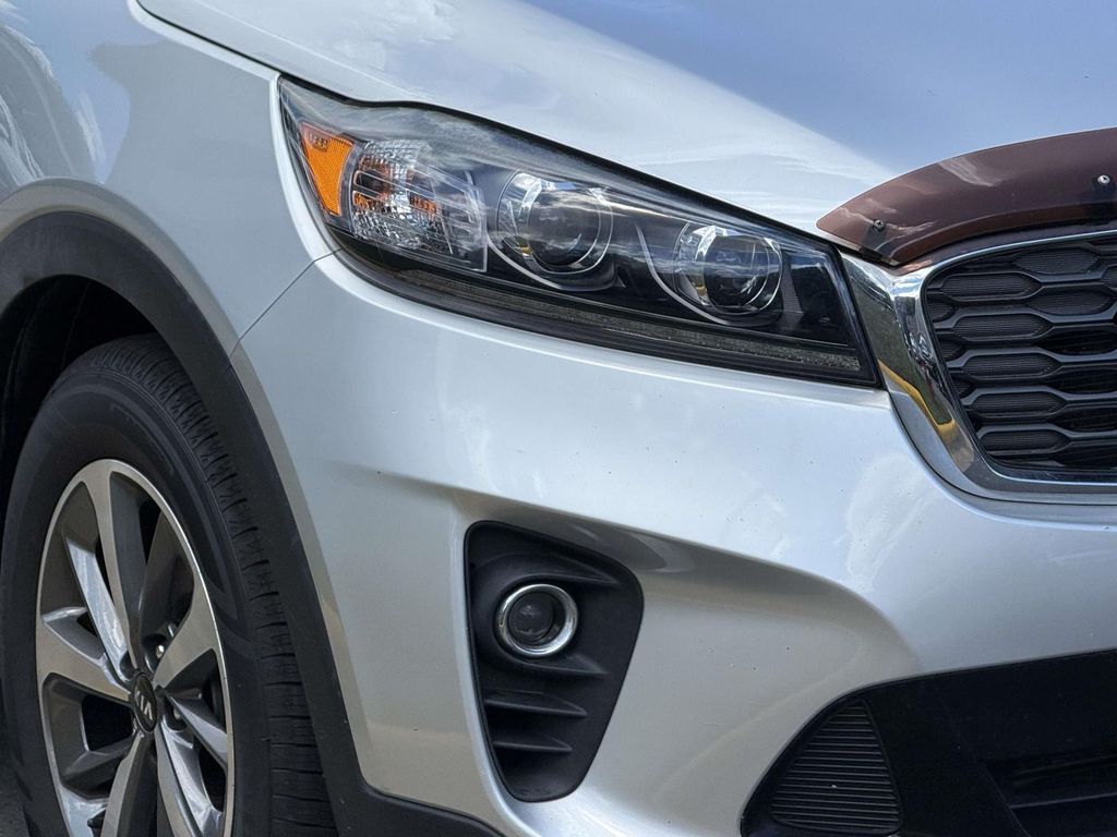 Thumbnail: 2019 Kia Sorento - 4