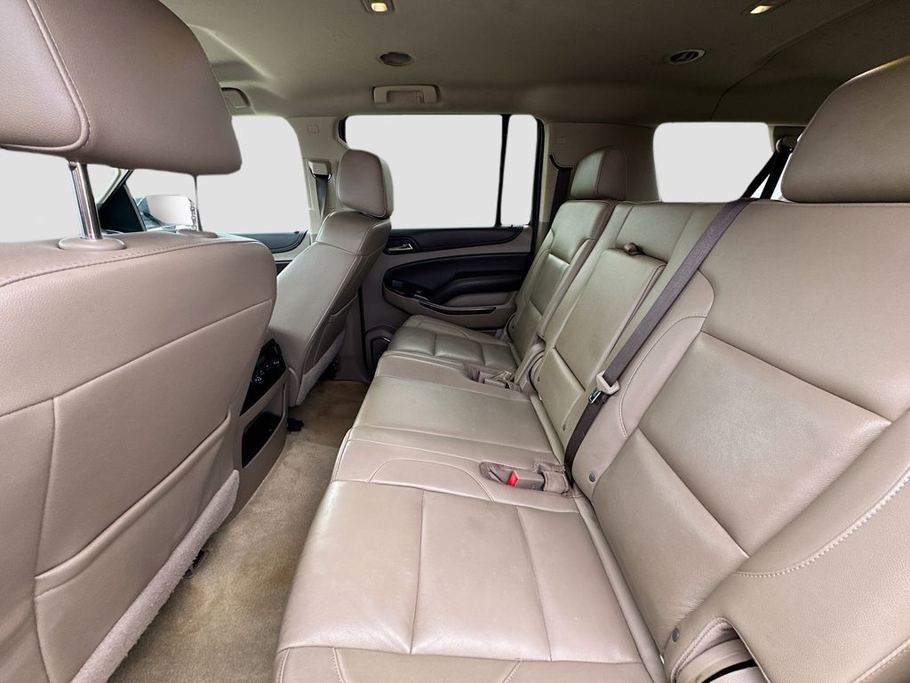 2019 Chevrolet Suburban LT - Photo 22