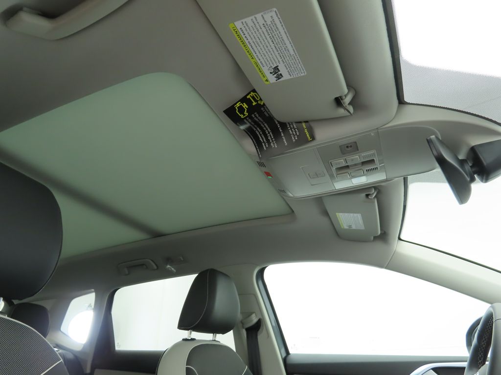 Thumbnail: 2025 Volkswagen Taos - 18