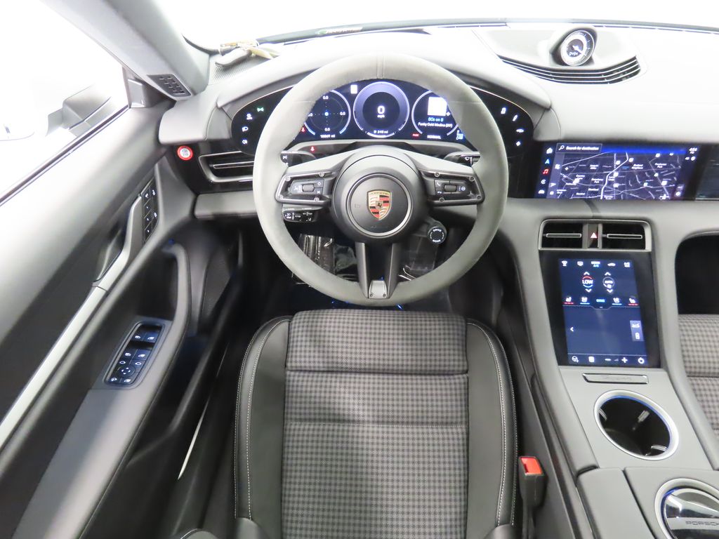 Thumbnail: 2025 Porsche Taycan - 16