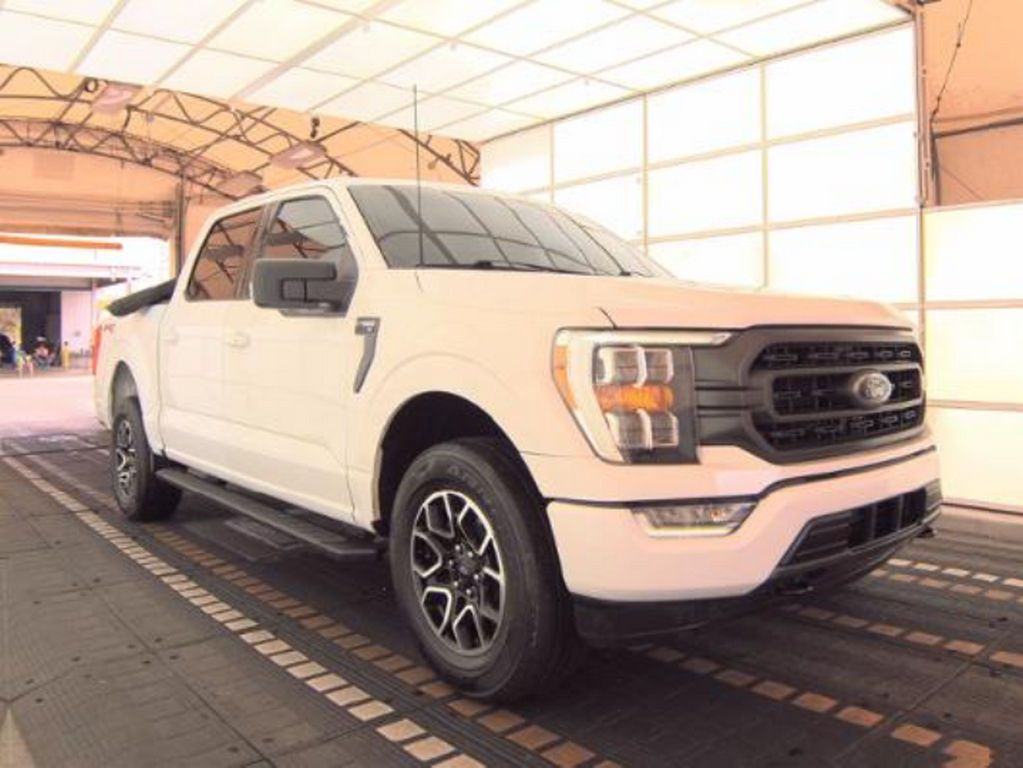 Used 2023 White Ford XLT image 4