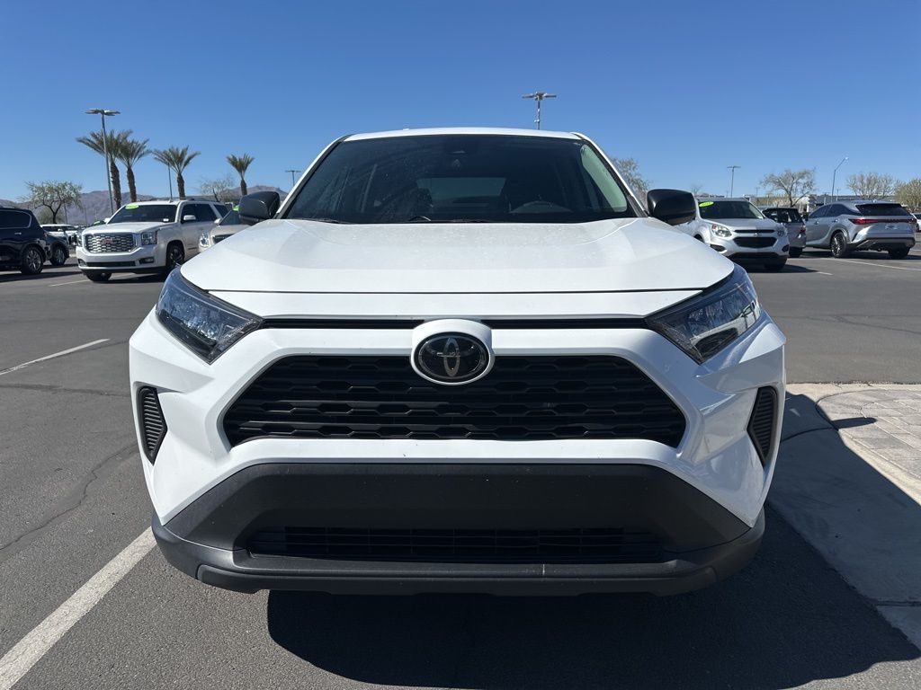 2022 Toyota RAV4 LE 5