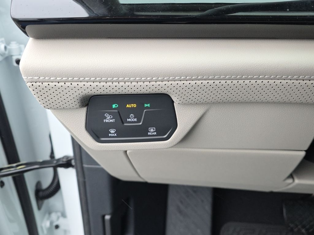 2026 Volkswagen Atlas 2.0T SE w/Technology White/off-white at Sutliff Volkswagen