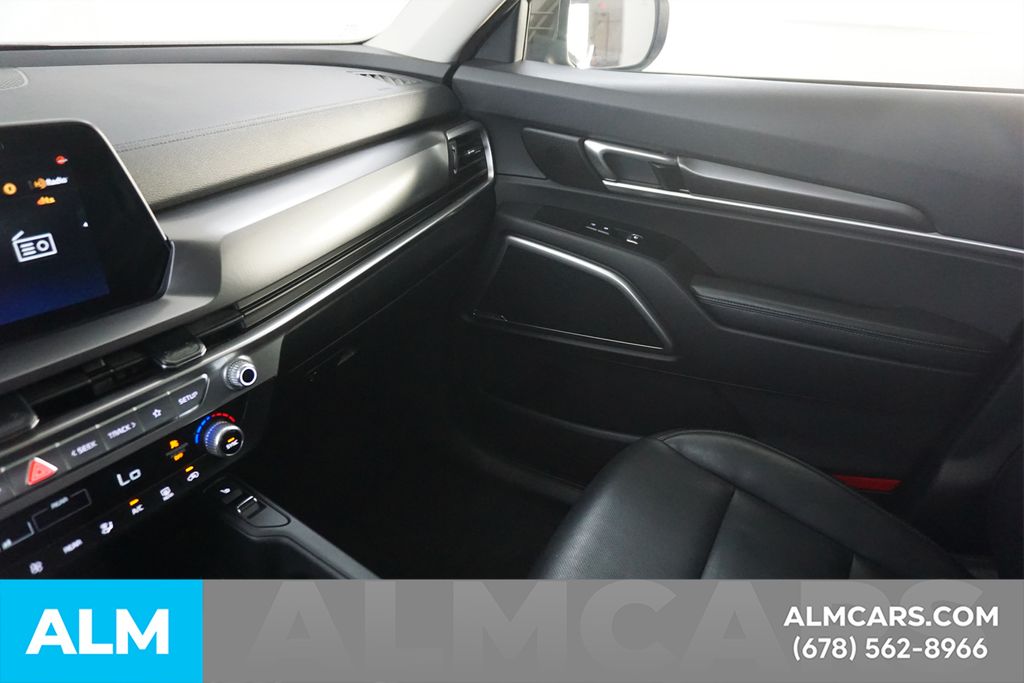 Used 2025 Green Kia S image 44