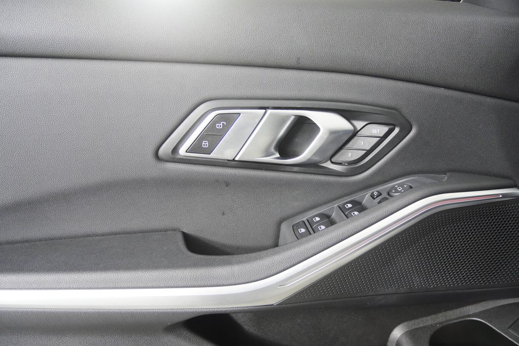 Thumbnail: 2021 BMW 3 Series - 9