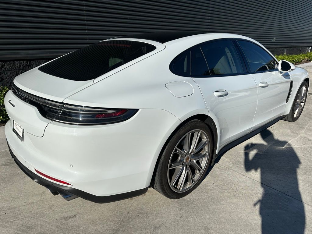 2022 Porsche Panamera Platinum 5