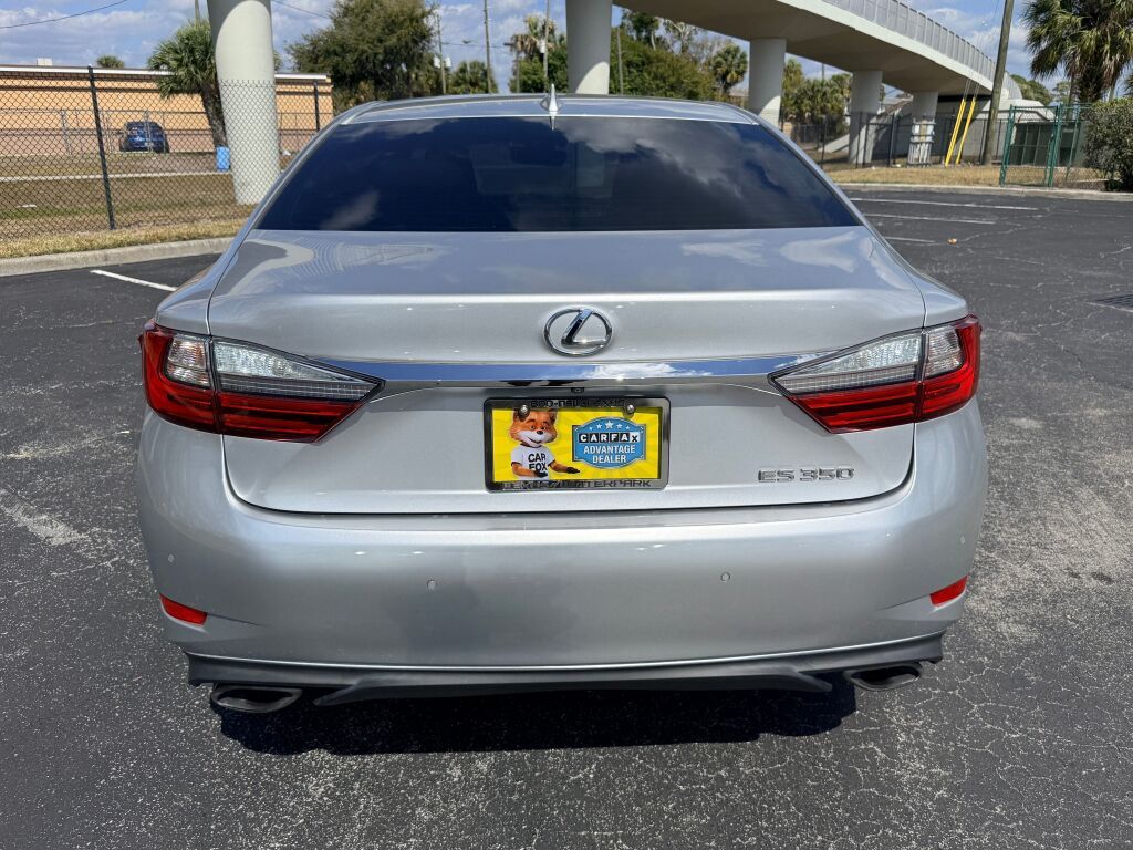 Thumbnail: 2018 Lexus ES - 12