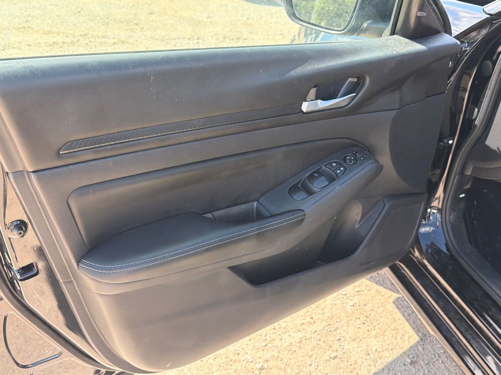 Used 2025 Black Nissan 2.5 SV image 10