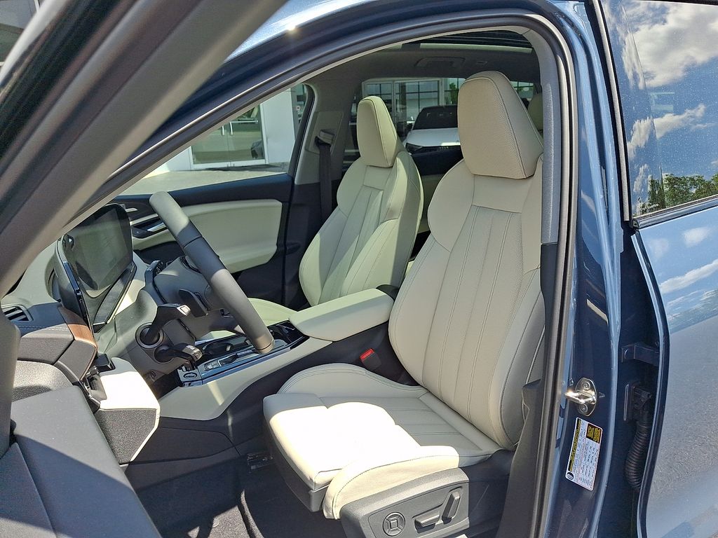 Thumbnail: 2027 Audi Q6 e-tron - 10