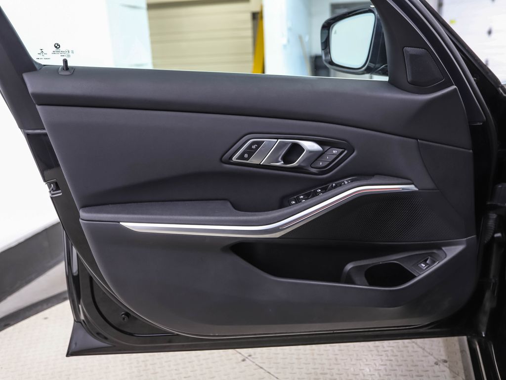 Thumbnail: 2021 BMW 3 Series - 8