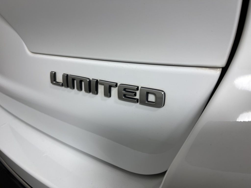 2023 Jeep Grand Cherokee L Limited Edition 3