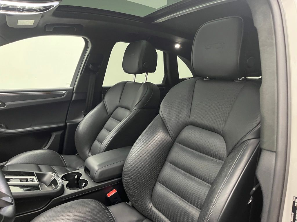 Thumbnail: 2023 Porsche Macan - 5