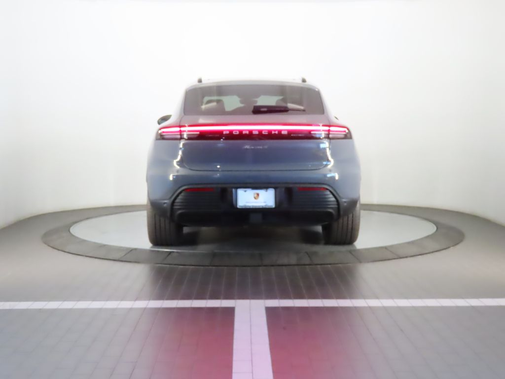 Thumbnail: 2025 Porsche Macan - 6