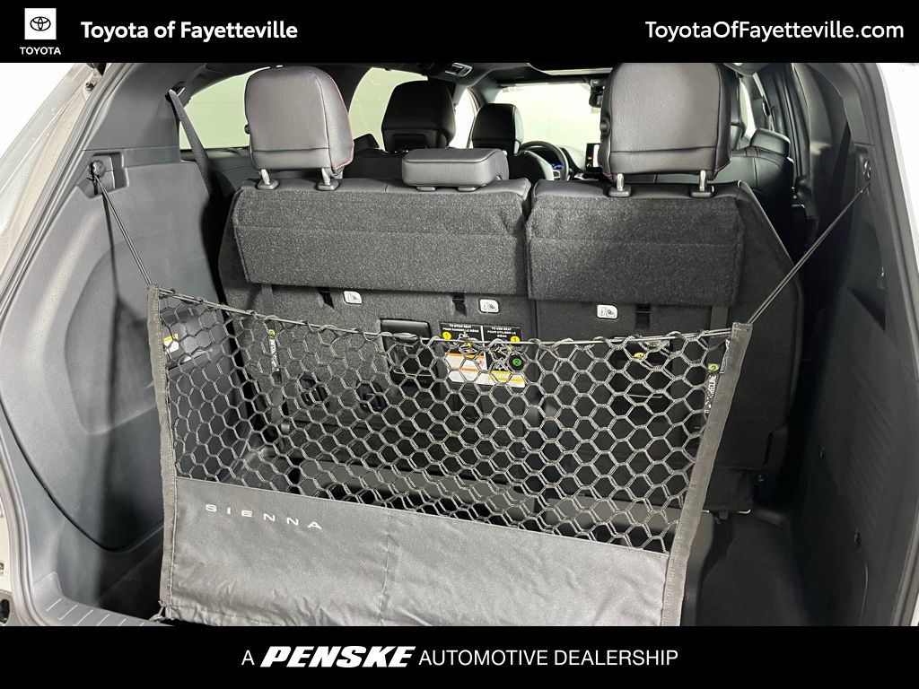2025 Toyota Sienna XSE 13