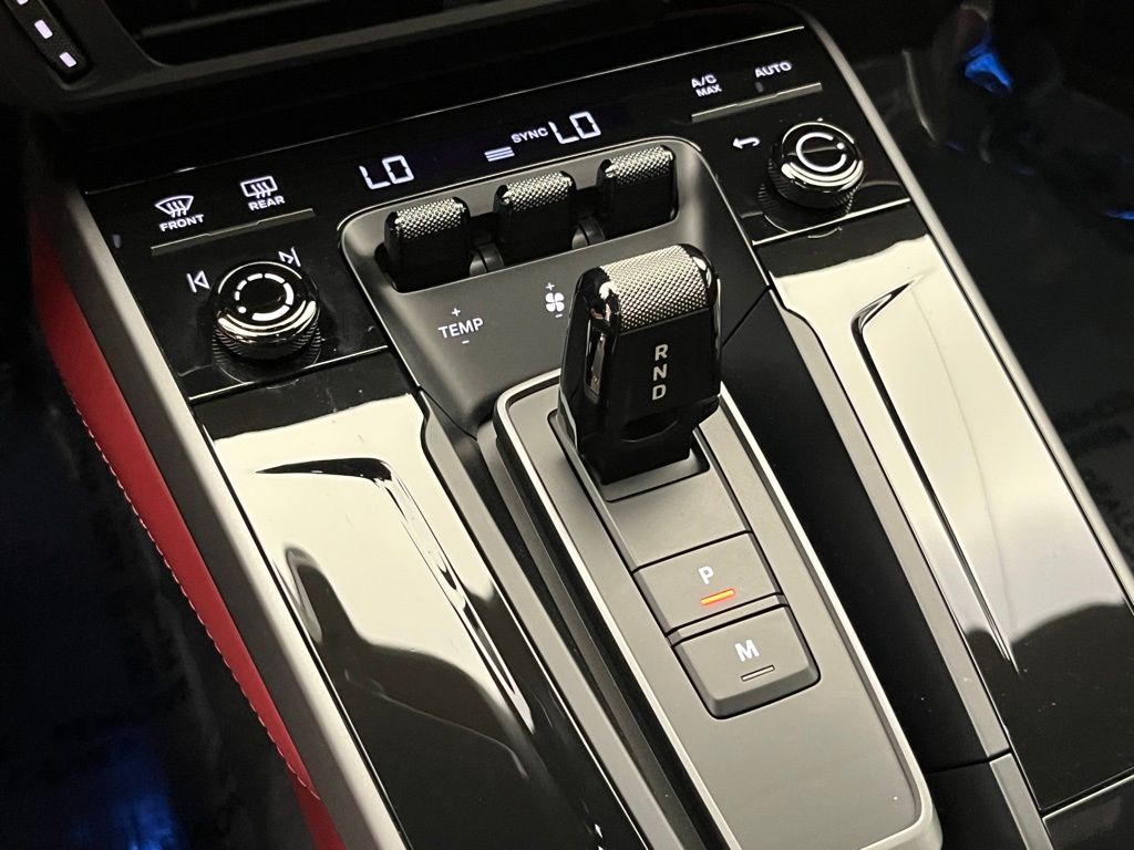 Thumbnail: 2025 Porsche 911 - 18