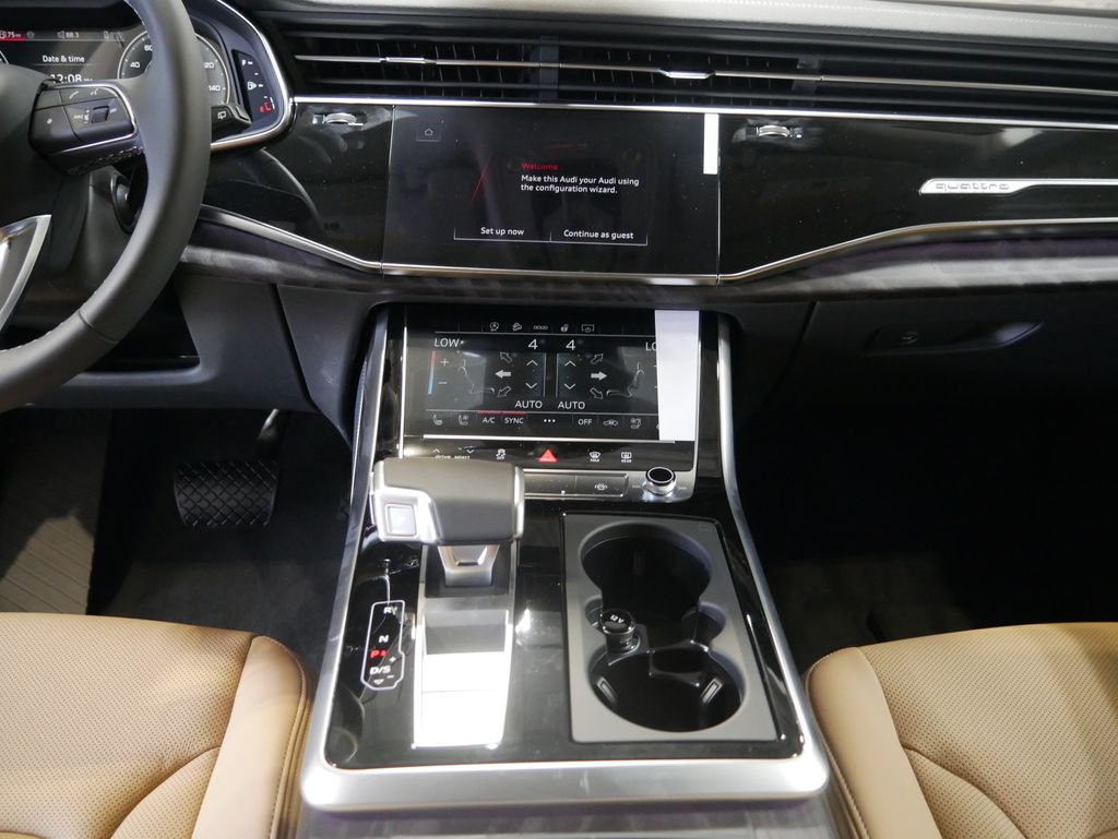 Thumbnail: 2026 Audi Q8 - 24
