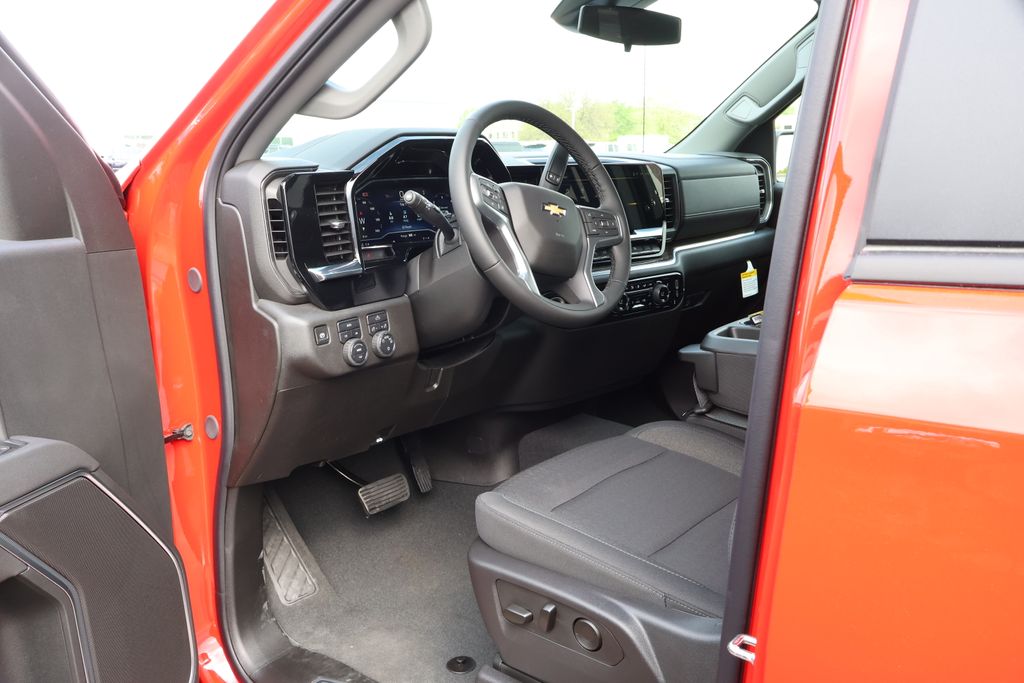 2025 Chevrolet Silverado 1500 LT 13