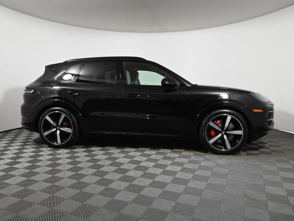 Thumbnail: 2025 Porsche Cayenne - 8