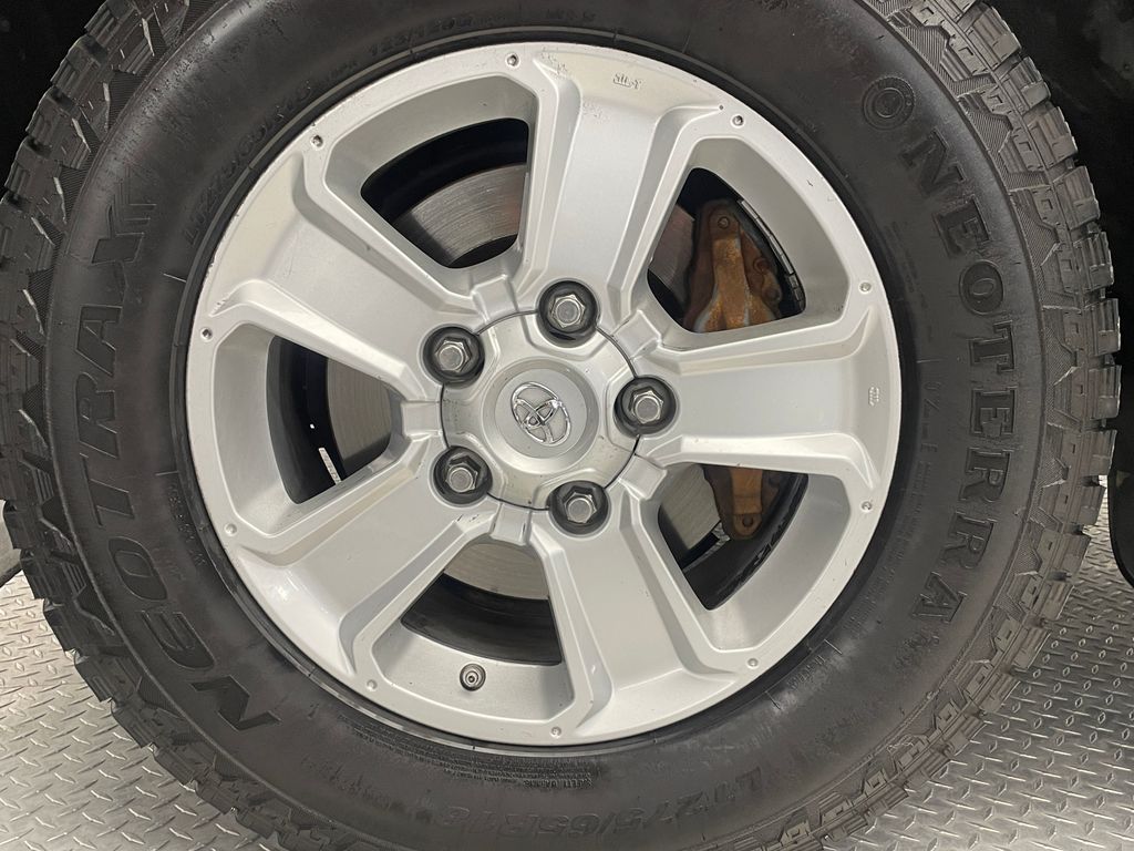 Thumbnail: 2014 Toyota Tundra - 9